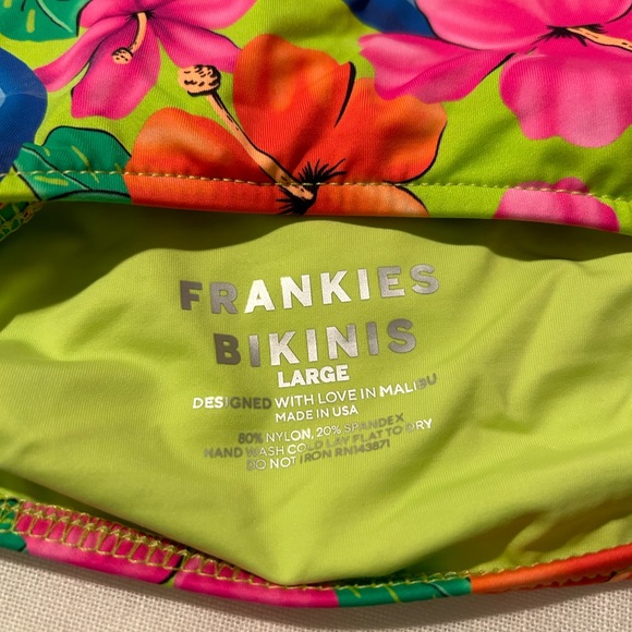 Frankie’s Bikinis Top NWT - Picture 4 of 4